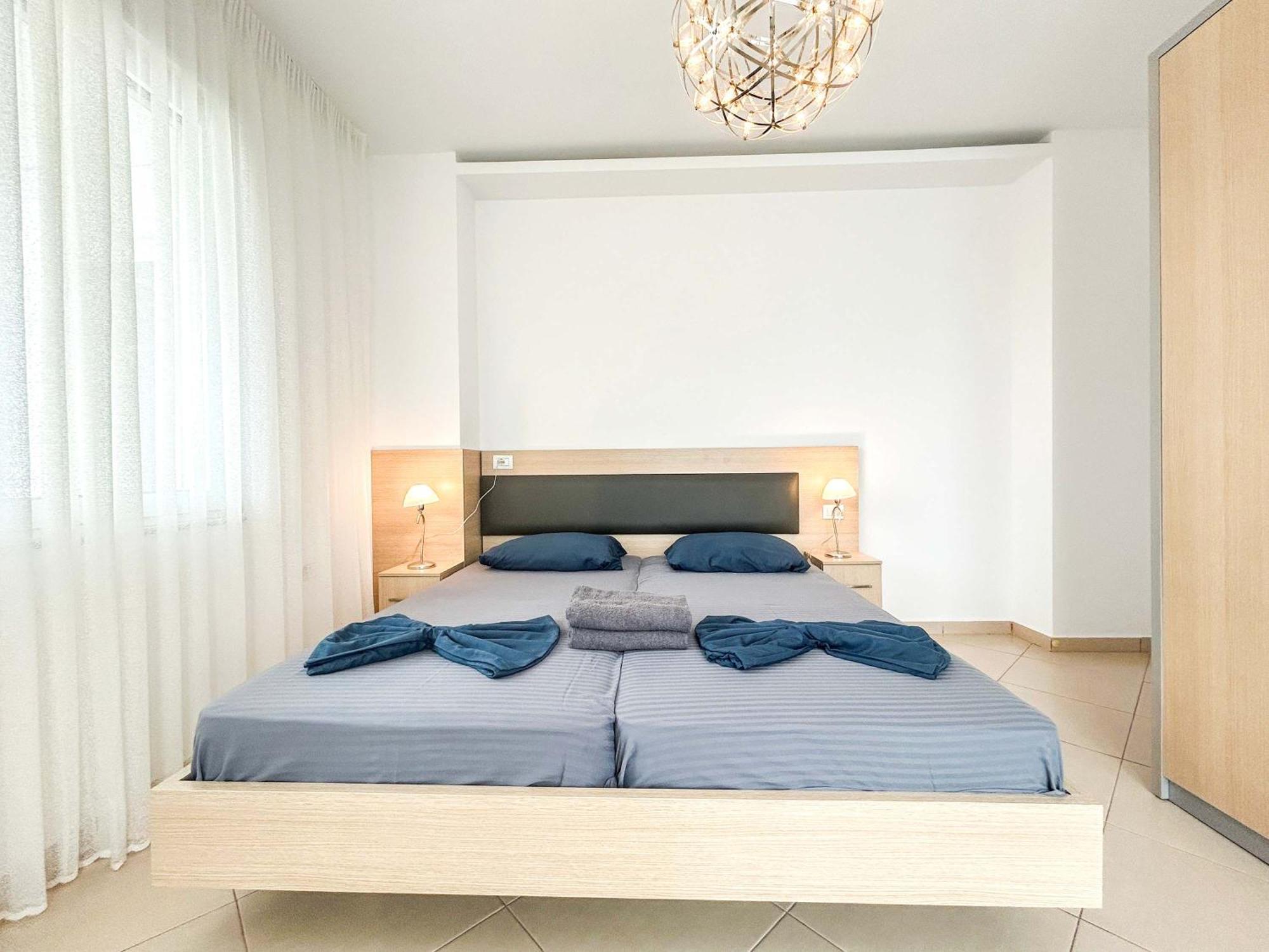 Korabi Luk 695 Durrës