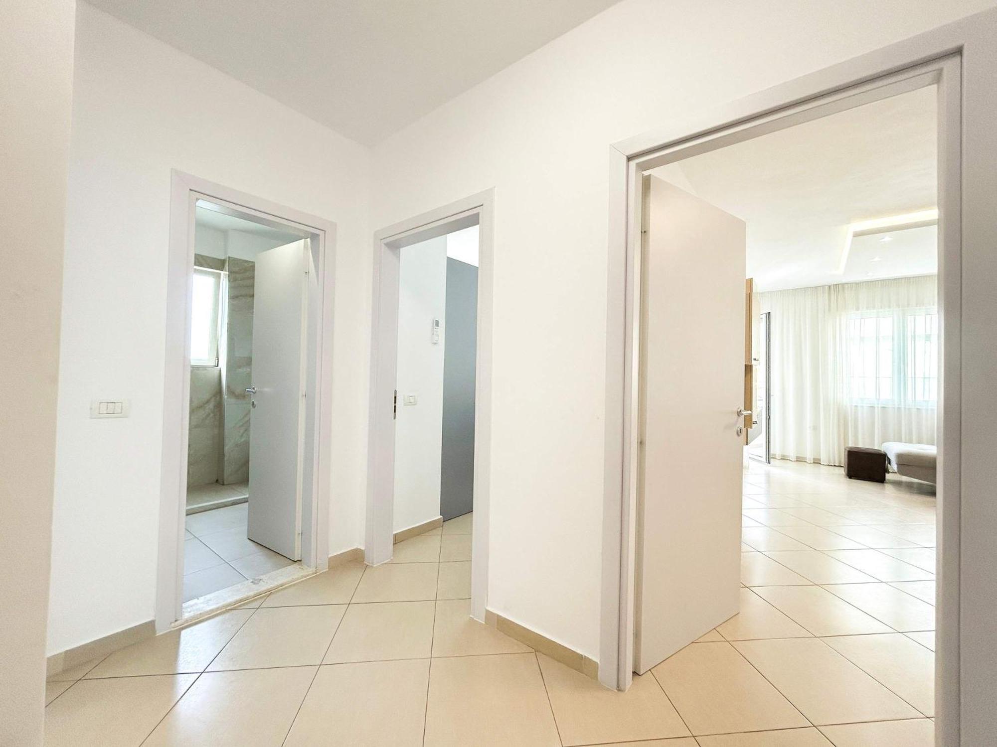 Korabi Luk 695 * Durrës