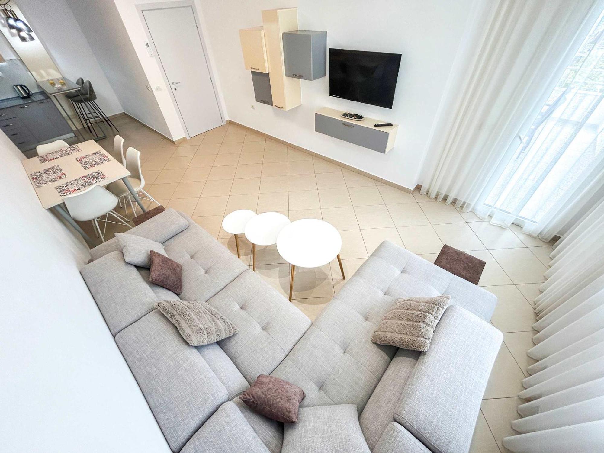 Korabi Luk 695 Apartment *
